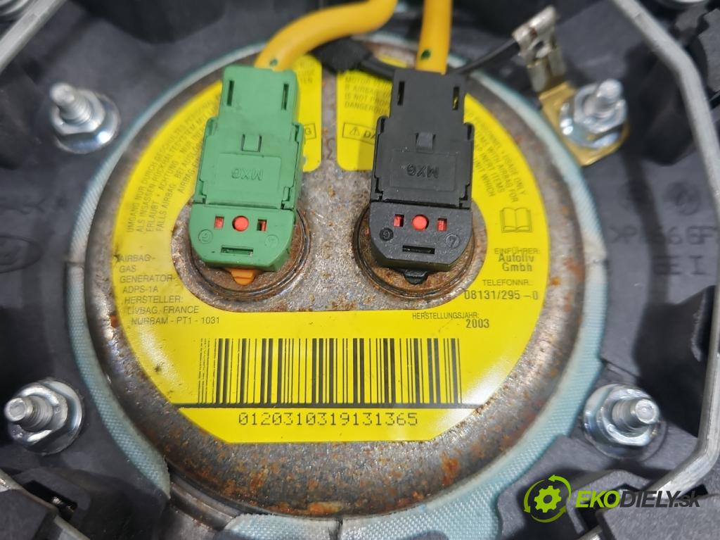 Ford Fusion 1.4 16V 80 HP manual 59 kW 1388 cm3 5- kokpit,pristrojová doska rozdeľovacia