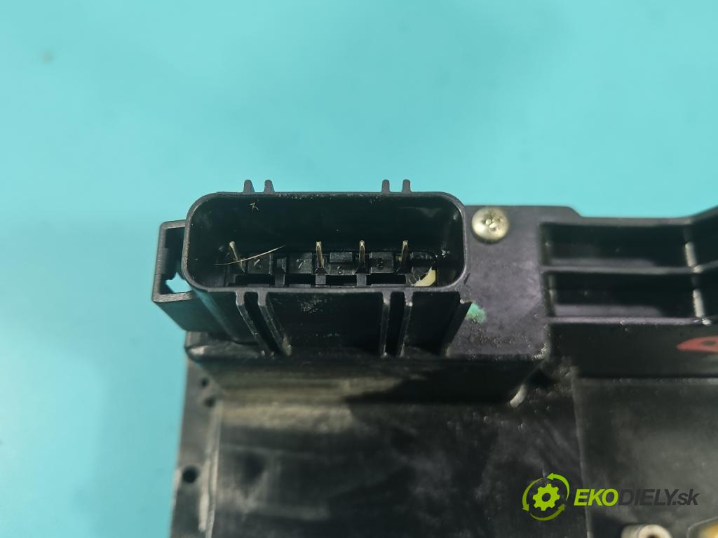 Ford Fusion 1.4 16V 80 HP manual 59 kW 1388 cm3 5- zámok predné ľavý