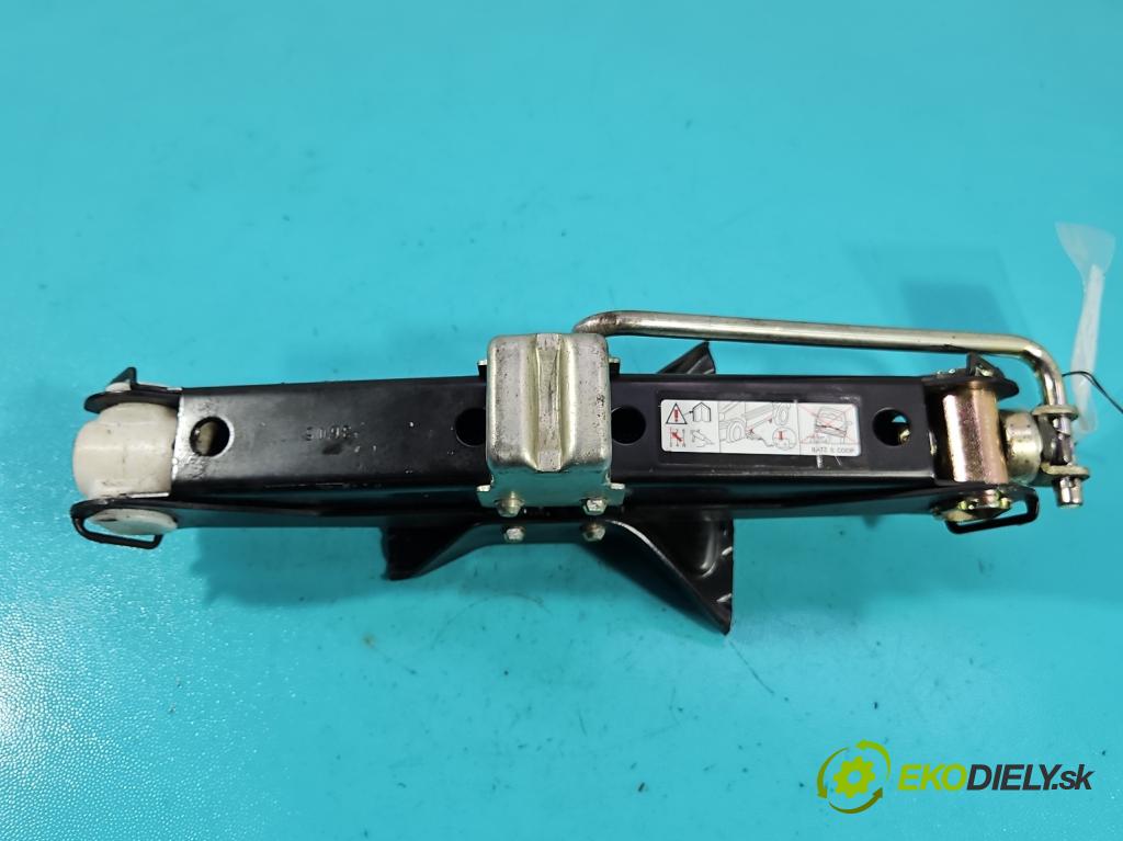 Fiat Punto Grande 1.4 8V 77 HP manual 57 kW 1368 cm3 5- mechanizmus okna automobilovy