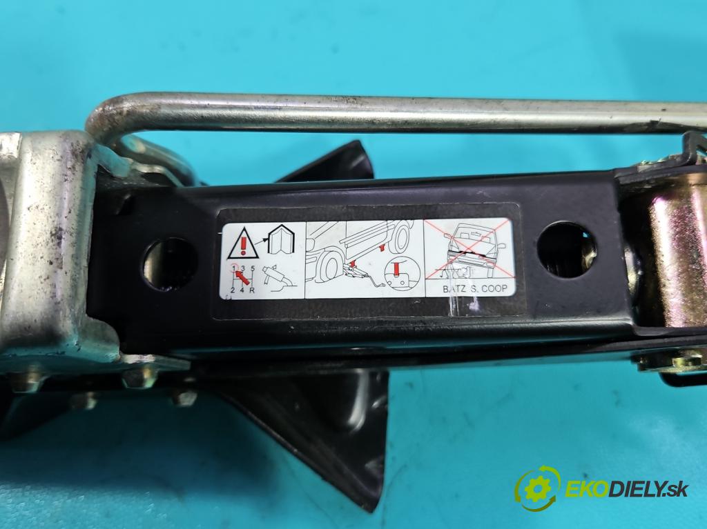 Fiat Punto Grande 1.4 8V 77 HP manual 57 kW 1368 cm3 5- mechanizmus okna automobilovy