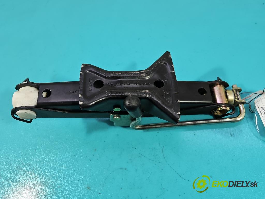 Fiat Punto Grande 1.4 8V 77 HP manual 57 kW 1368 cm3 5- mechanizmus okna automobilovy