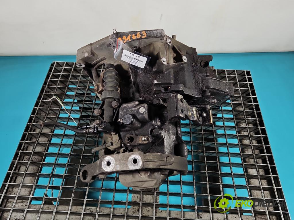 Fiat Punto Grande 1.4 8V 77 HP manual 57 kW 1368 cm3 5- prevodovka stupeň,rýchlosť manual