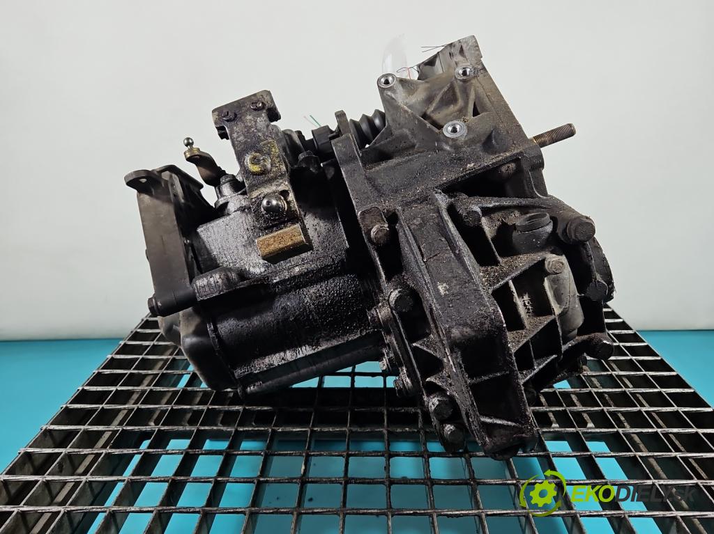 Fiat Punto Grande 1.4 8V 77 HP manual 57 kW 1368 cm3 5- prevodovka stupeň,rýchlosť manual