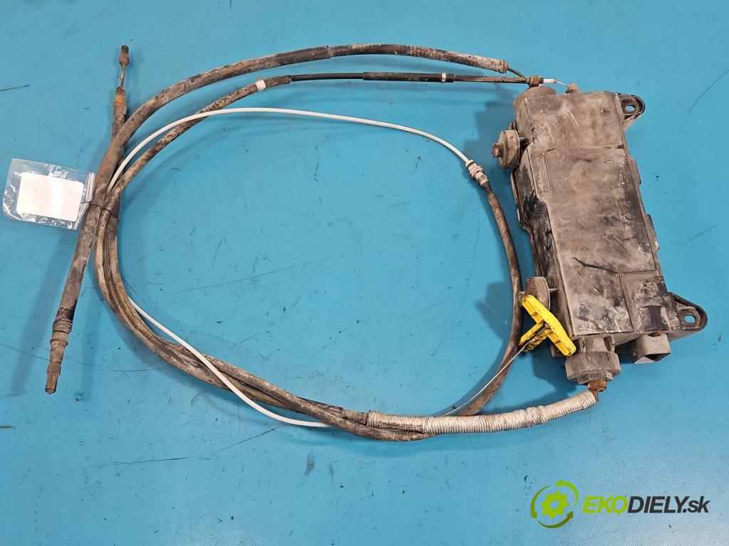 Renault Laguna II 2001-2007 1.6 16V 111KM manual 82 kW 1598 cm3 5- brzda manuál: elektrický: 8200498693 (Ruční brzda)