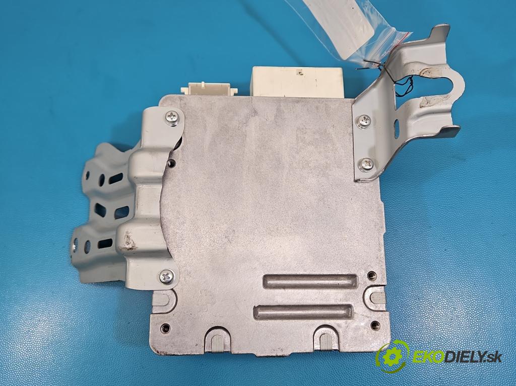 Toyota Auris I 2006-2013 1.3 vvti 99 HP manual 73 kW 1329 cm3 5- riadiaca jednotka ostatné 89650-02551