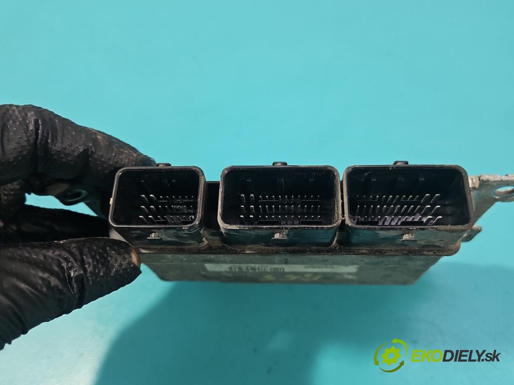 Dacia Dokker 2012- 1.6 16V 102 hp manual 75 kW 1598 cm3 5- řídící jednotka motoru 237108193R