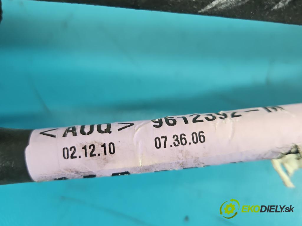 Renault Scenic III 2009-2016 1.4 131 HP manual 96 kW 1397 cm3 5- Páka: Změny: stupeň,rýchlosť 8201021402 (Rýchlostná páka (kulisa))