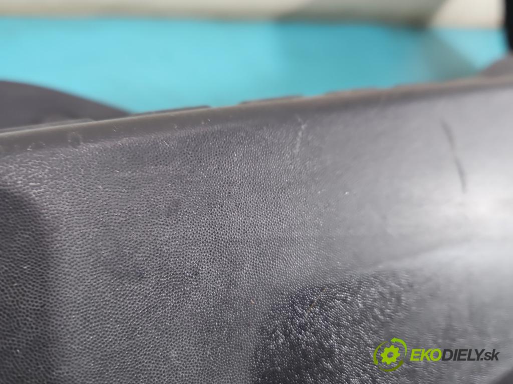 Renault Scenic III 2009-2016 1.4 131 HP manual 96 kW 1397 cm3 5- nárazník zadné  (Kľučka dverí ostatné)