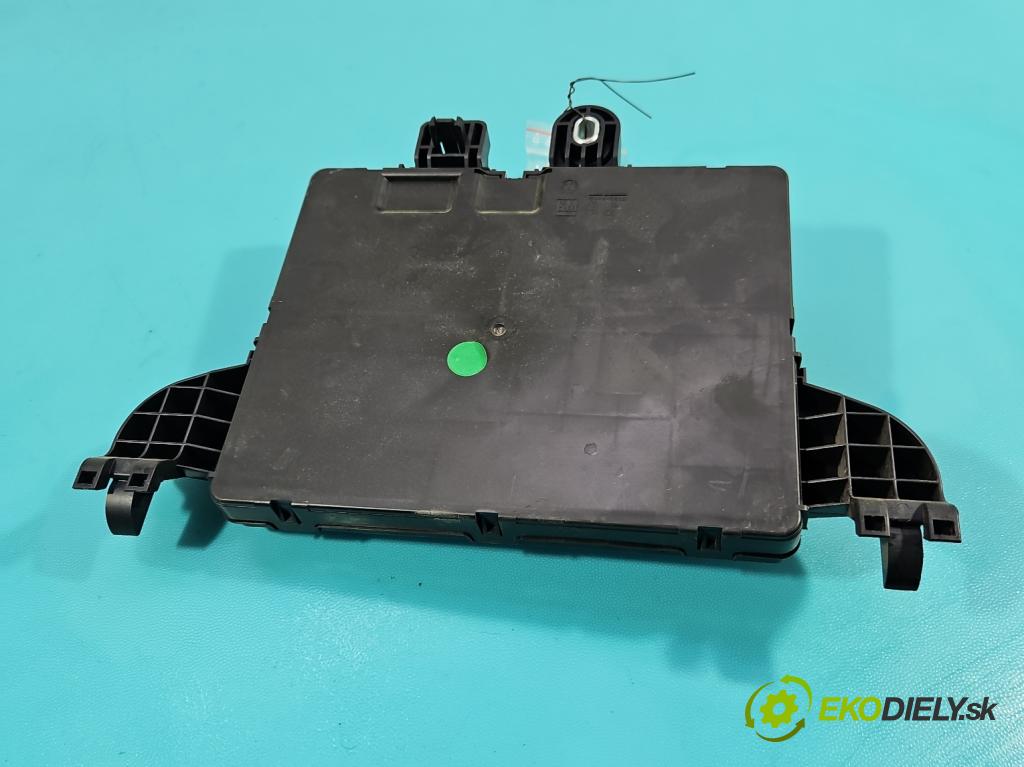 Opel Insignia A 2008-2017 2.0 cdti 170 hp manual 125 kW 1956 cm3 4- skříňka pojistková 13447680 (Pojistková skříňka)