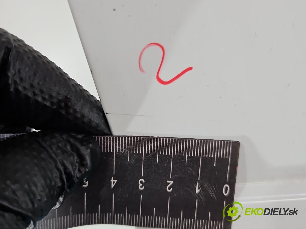 Dacia Dokker 2012- 1.6 16V 102 HP manual 75 kW 1598 cm3 5- dvere predné pravé  (Kľučka dverí ostatné)