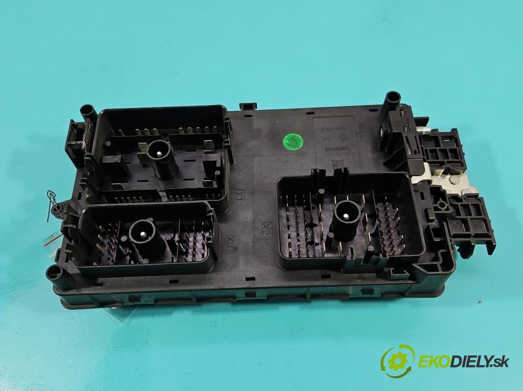 Opel Insignia A 2008-2017 2.0 cdti 170 hp manual 125 kW 1956 cm3 4- skříňka pojistková 13255300 (Pojistková skříňka)