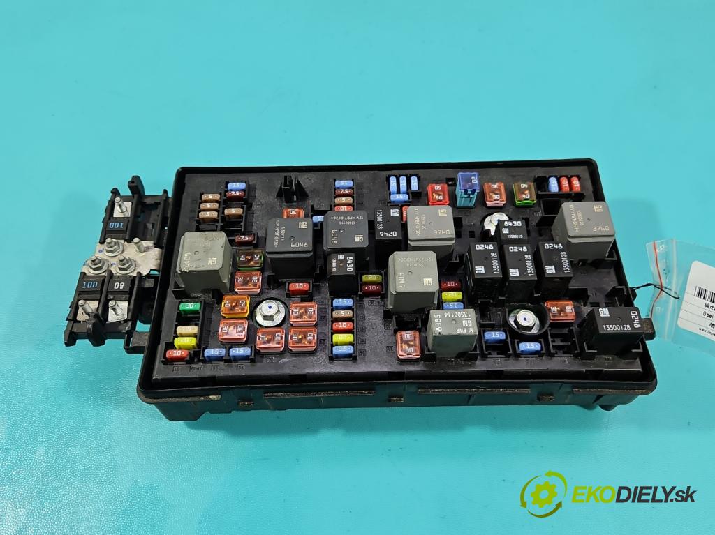 Opel Insignia A 2008-2017 2.0 cdti 170 hp manual 125 kW 1956 cm3 4- skříňka pojistková 13255300 (Pojistková skříňka)