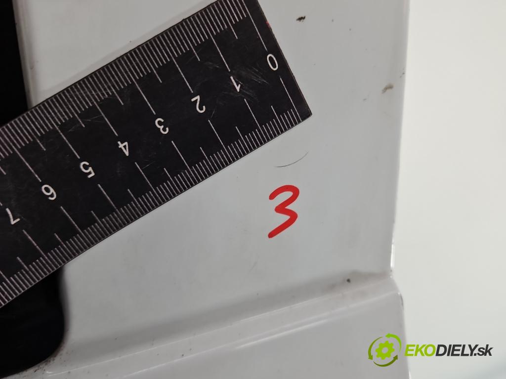 Dacia Dokker 2012- 1.6 16V 102 HP manual 75 kW 1598 cm3 5- dvere predné ľavé  (Kľučka dverí ostatné)