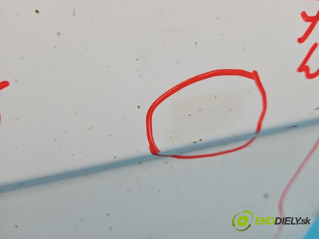 Dacia Dokker 2012- 1.6 16V 102 HP manual 75 kW 1598 cm3 5- dvere predné ľavé  (Kľučka dverí ostatné)