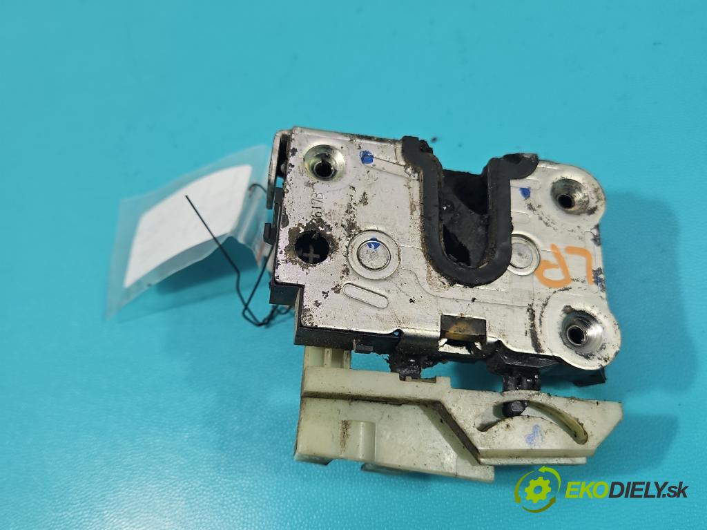 Dacia Dokker 2012- 1.6 16V 102 hp manual 75 kW 1598 cm3 5- zámek přední levý 