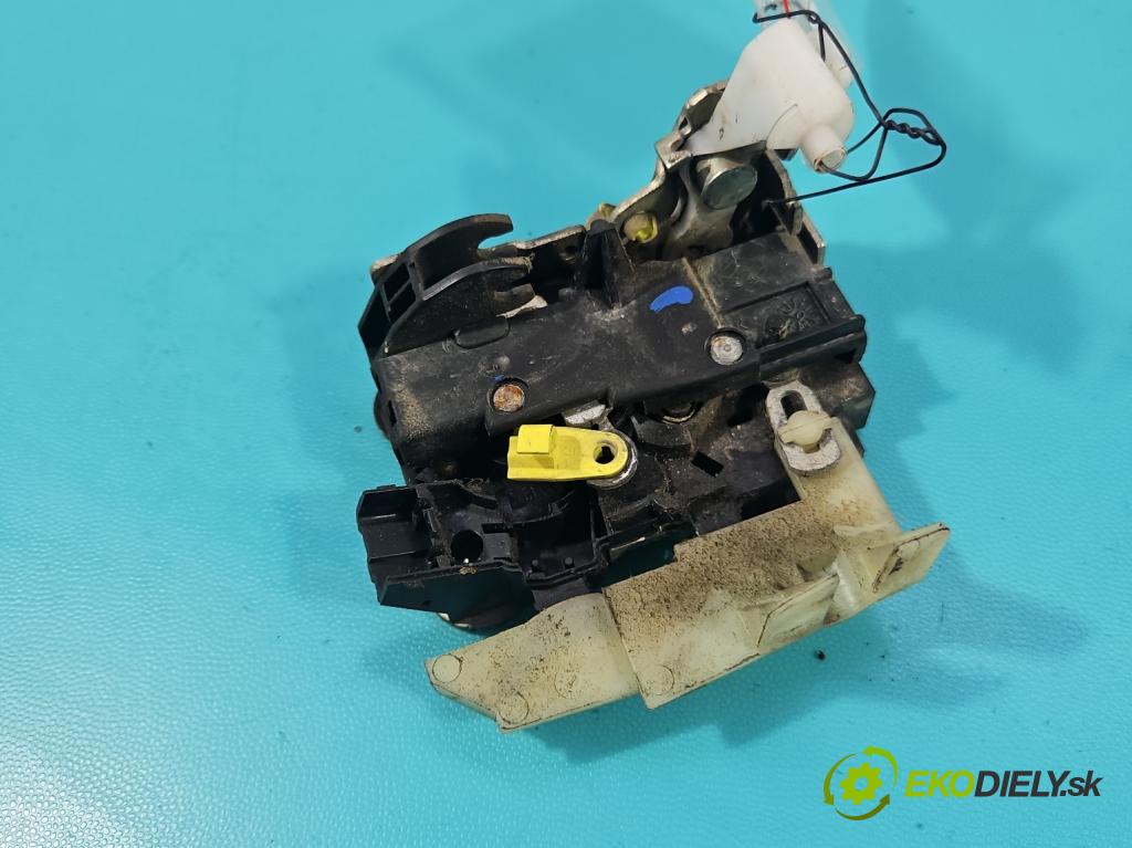Dacia Dokker 2012- 1.6 16V 102 hp manual 75 kW 1598 cm3 5- zámek přední levý