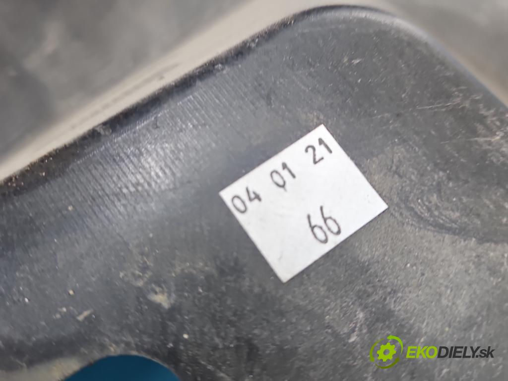 Citroen C5 Aircross 17-25 1.2 T 131 HP manual 96 kW 1199 cm3 5- Blatník: zadné pravé