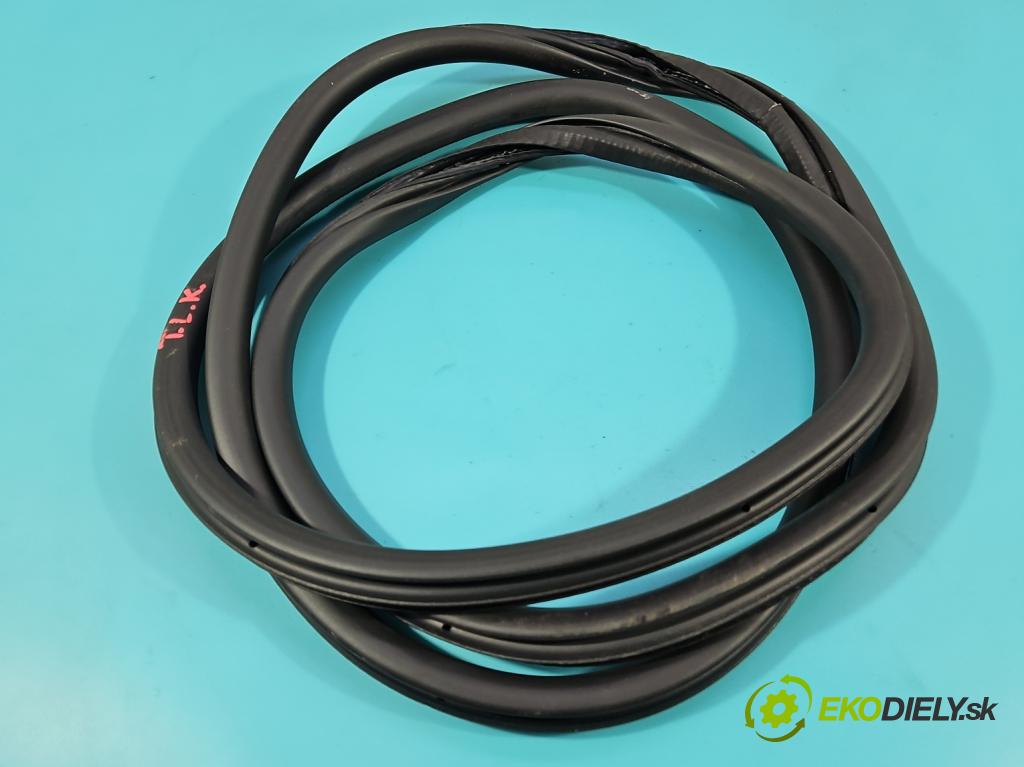 Citroen C5 Aircross 17-25 1.2 T 131 HP manual 96 kW 1199 cm3 5- Těsnění: dvere zadné ľavé 9816902580 (Karoséria ostatné)