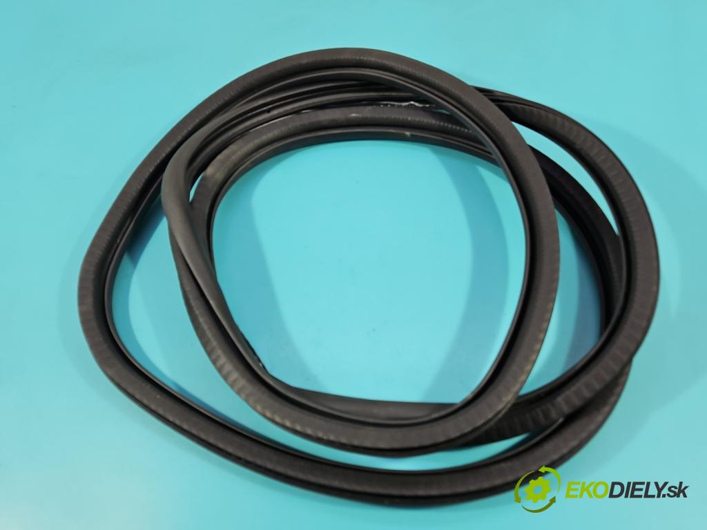 Citroen C5 Aircross 17-25 1.2 T 131 HP manual 96 kW 1199 cm3 5- Těsnění: dvere zadné pravé 9816902580 (Karoséria ostatné)