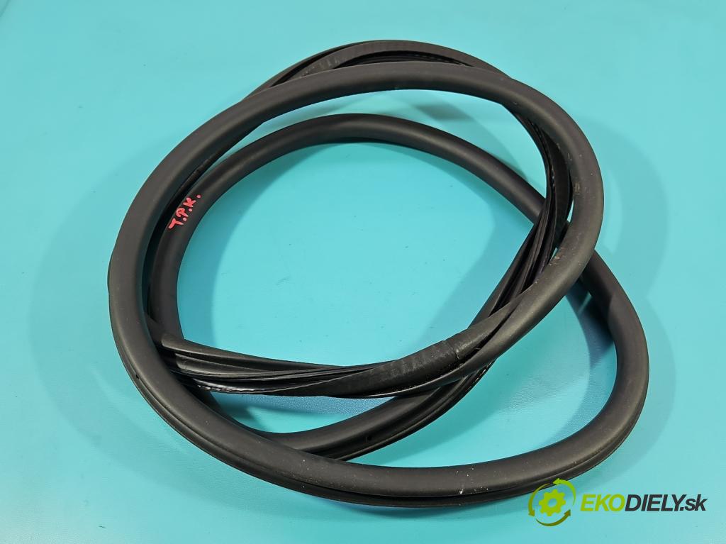 Citroen C5 Aircross 17-25 1.2 T 131 HP manual 96 kW 1199 cm3 5- Těsnění: dvere zadné pravé 9816902580 (Karoséria ostatné)