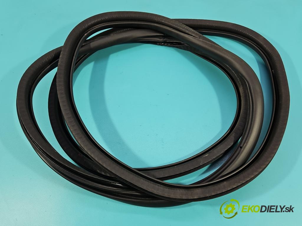 Citroen C5 Aircross 17-25 1.2 T 131 HP manual 96 kW 1199 cm3 5- Těsnění: dvere zadné pravé 9816902580 (Karoséria ostatné)