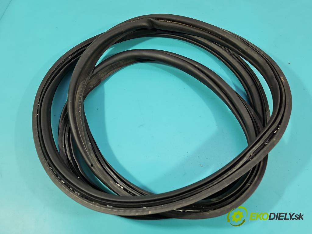 Citroen C5 Aircross 17-25 1.2 T 131 HP manual 96 kW 1199 cm3 5- Těsnění: kufrové dvere 9816904280