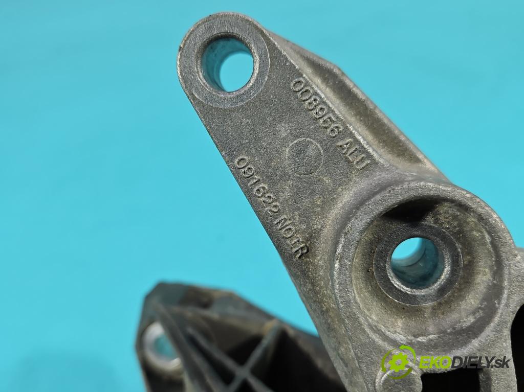 Citroen C5 Aircross 17-25 1.2 T 131 HP manual 96 kW 1199 cm3 5- airbag motora  (Držiak motora)