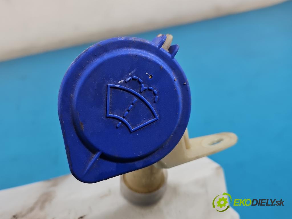 Citroen C5 Aircross 17-25 1.2 T 131 HP manual 96 kW 1199 cm3 5- nádržka tekutina: ostrekovačov 9824265780