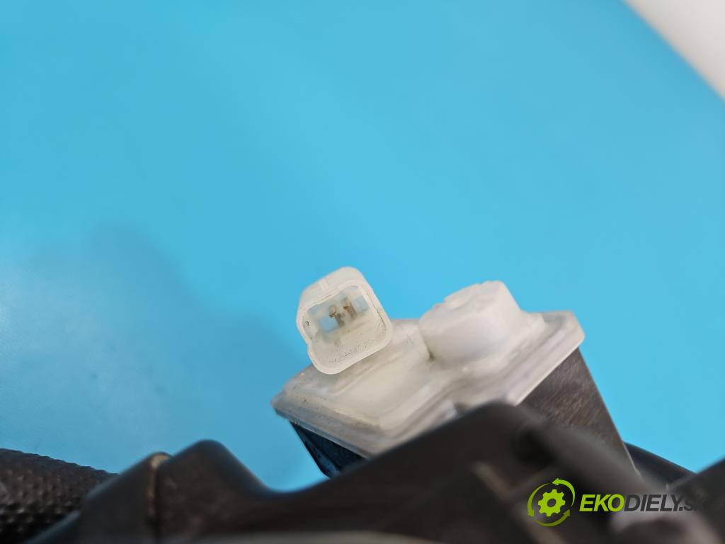 Citroen C5 Aircross 17-25 1.2 T 131 hp manual 96 kW 1199 cm3 5- Klapka nalévání paliva  (Klika dveří ostatní)