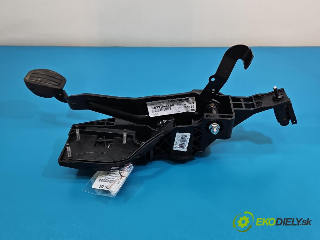 Citroen C5 Aircross 17-25 1.2 T 131 HP manual 96 kW 1199 cm3 5- pedále ostatné 9837001480