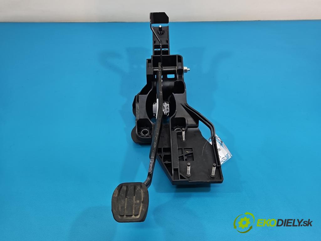 Citroen C5 Aircross 17-25 1.2 T 131 HP manual 96 kW 1199 cm3 5- pedále ostatné 9837001480