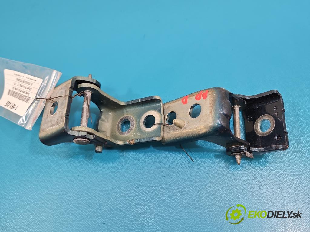 Citroen C5 Aircross 17-25 1.2 T 131 hp manual 96 kW 1199 cm3 5- Závěs: dveře přední pravý