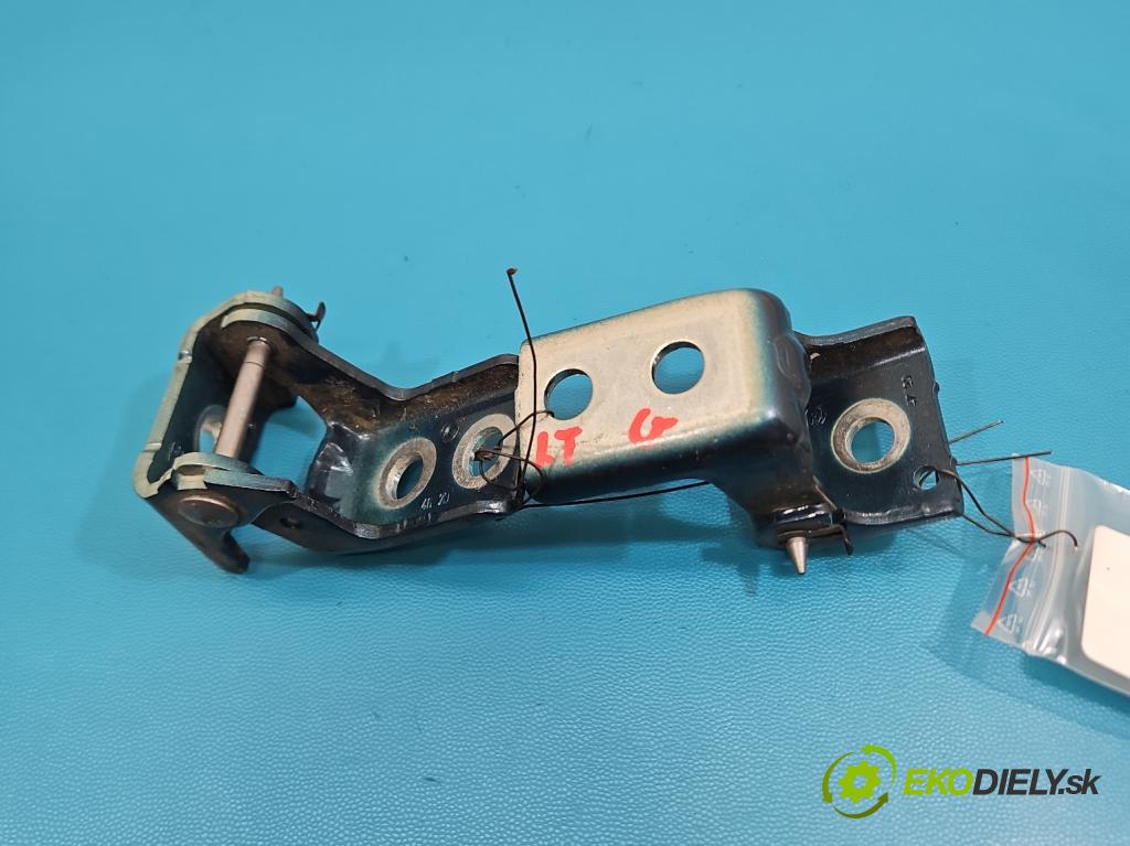 Citroen C5 Aircross 17-25 1.2 T 131 hp manual 96 kW 1199 cm3 5- Závěs: dveře zadní levý