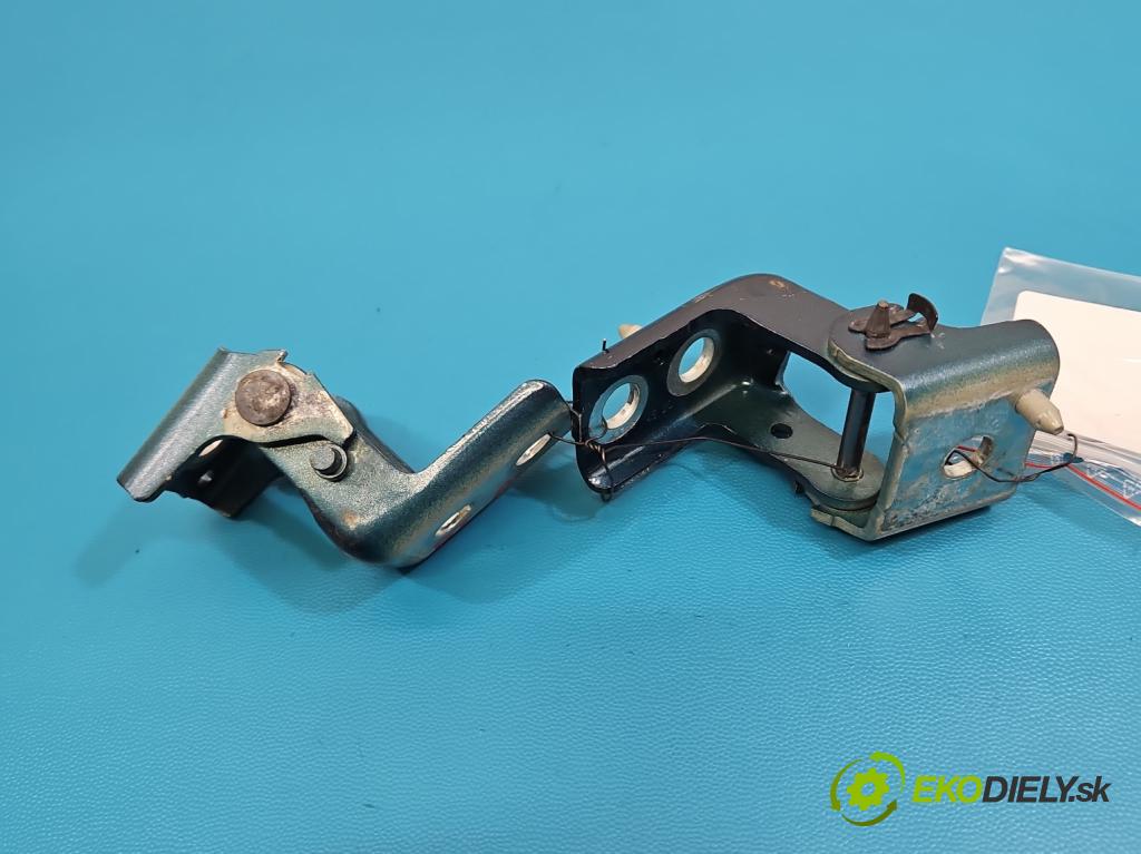 Citroen C5 Aircross 17-25 1.2 T 131 hp manual 96 kW 1199 cm3 5- Závěs: dveře zadní pravý