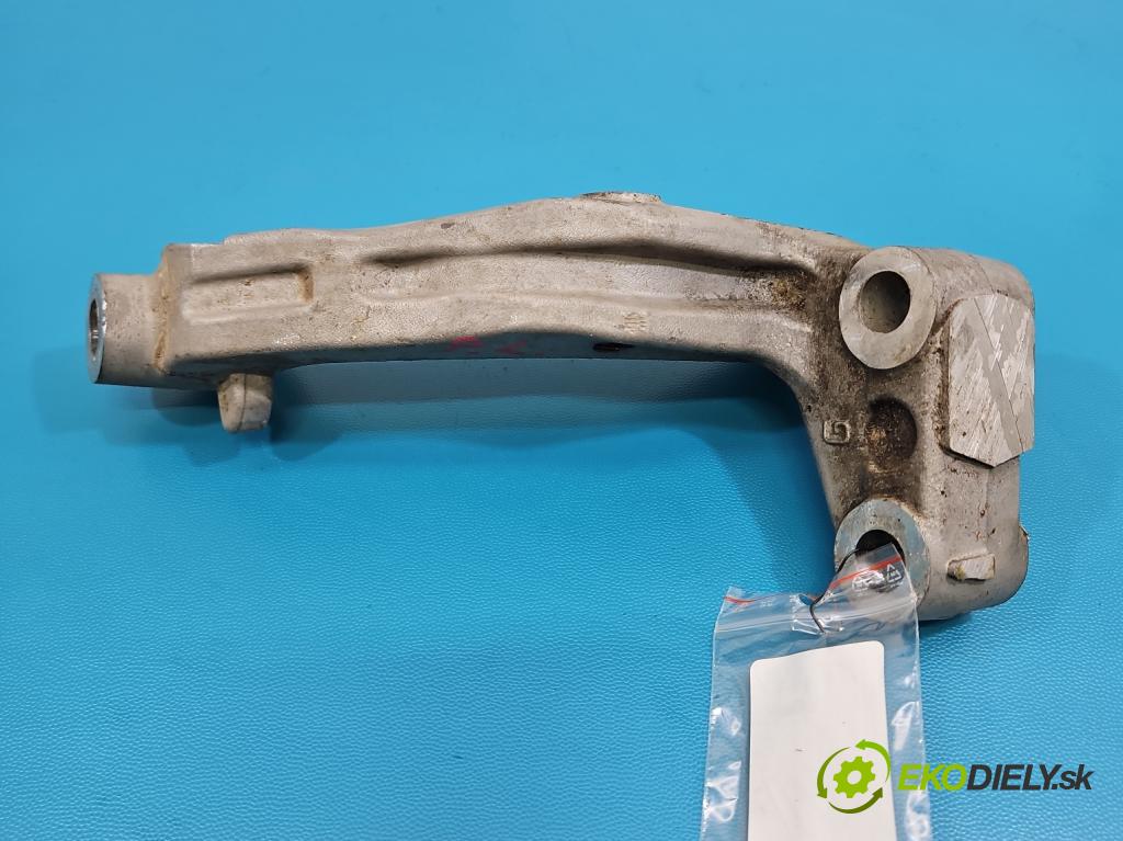 Citroen C5 Aircross 17-25 1.2 T 131 HP manual 96 kW 1199 cm3 5- Upevnenie: S03-13B