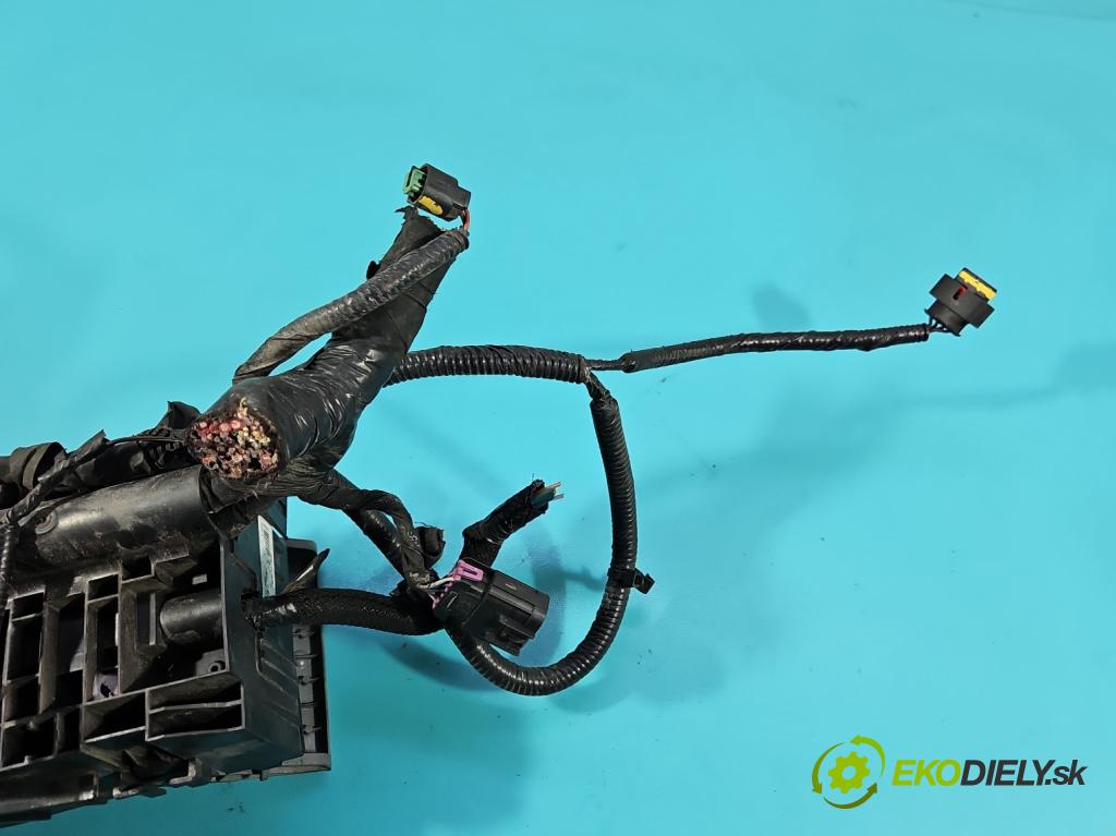 Fiat Freemont 2.0 jtd 170 hp manual 125 kW 1956 cm3 5- skříňka pojistková 68143318AE (Pojistková skříňka)