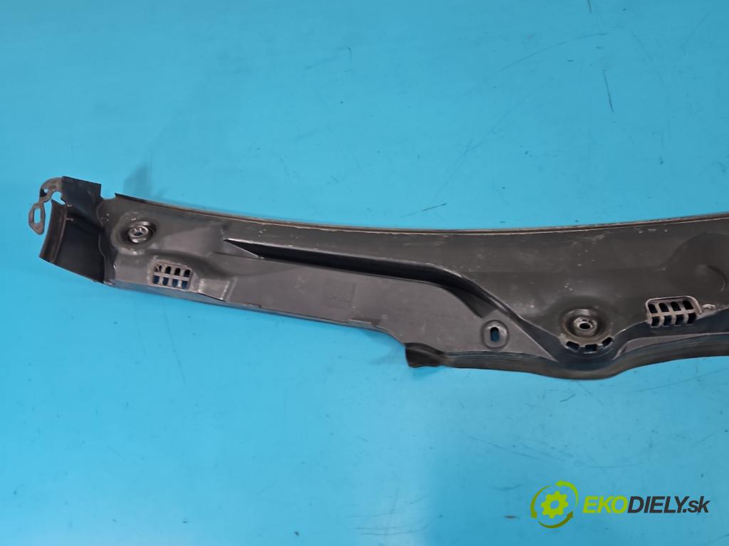 Mercedes E W213 2016-2023 2.0 CDI 194KM automatic 143 kW 1950 cm3 4- torpédo A2138308703 (Plast pod čelním sklem)