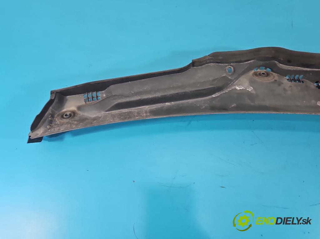 Mercedes E W213 2016-2023 2.0 CDI 194KM automatic 143 kW 1950 cm3 4- torpédo A2138308703 (Plast pod čelním sklem)