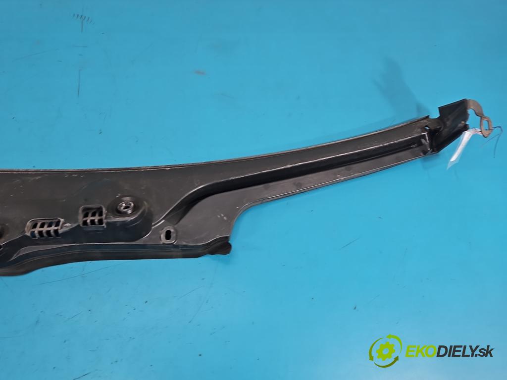 Mercedes E W213 2016-2023 2.0 CDI 194KM automatic 143 kW 1950 cm3 4- torpédo A2138308703 (Plast pod čelním sklem)