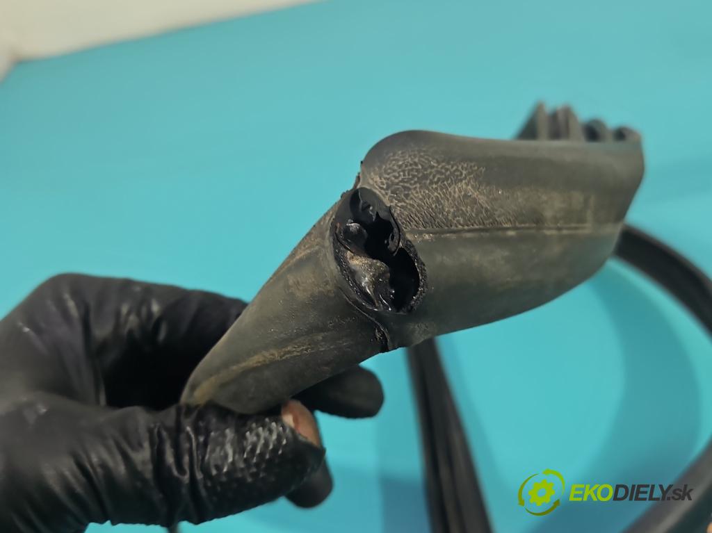 Dacia Dokker 2012- 1.6 16V 102 HP manual 75 kW 1598 cm3 5- Těsnění: dvere predné pravé