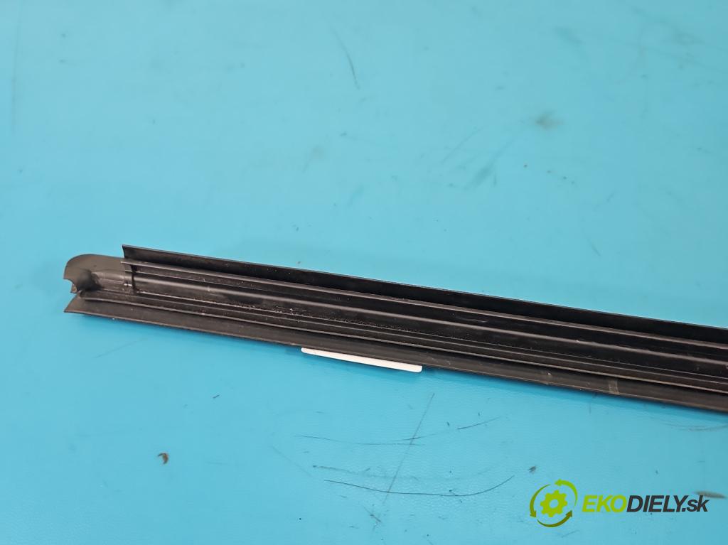 Mercedes E W213 2016-2023 2.0 CDI 194KM: automatic 143 kW 1950 cm3 4- Těsnění: dvere predné ľavé A2137250365