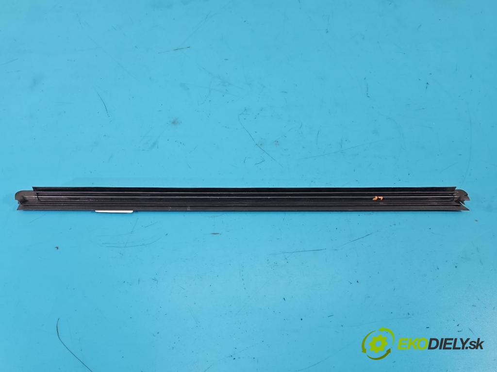 Mercedes E W213 2016-2023 2.0 CDI 194KM: automatic 143 kW 1950 cm3 4- Těsnění: dvere predné ľavé A2137250365