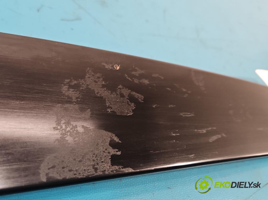 Mercedes E W213 2016-2023 2.0 CDI 194KM automatic 143 kW 1950 cm3 4- lišta dveře přední levé 9351635