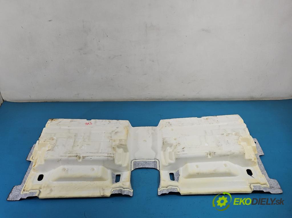 Citroen C5 Aircross 17-25 1.2 T 131 HP manual 96 kW 1199 cm3 5- koberec do auta ostatné