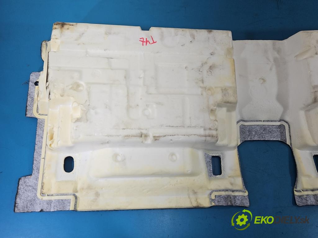 Citroen C5 Aircross 17-25 1.2 T 131 HP manual 96 kW 1199 cm3 5- koberec do auta ostatné