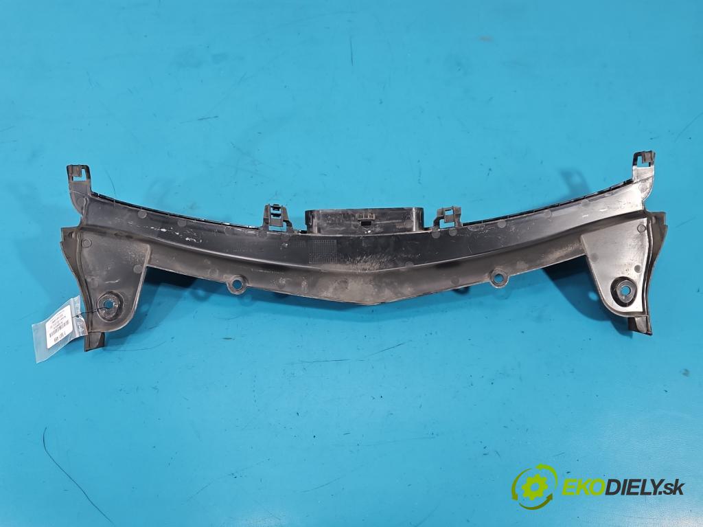 Mercedes E W213 2016-2023 2.0 CDI 194KM automatic 143 kW 1950 cm3 4- Vstup: vzduchu A2135001900