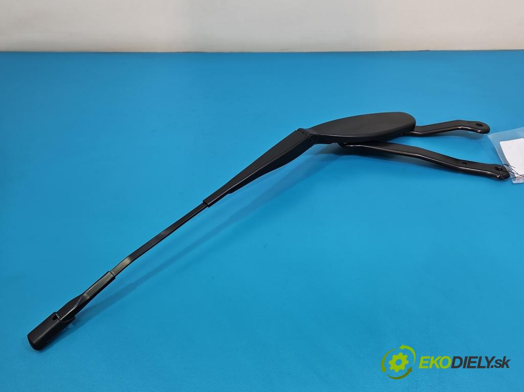 Mercedes E W213 2016-2023 2.0 CDI 194KM: automatic 143 kW 1950 cm3 4- rameno stieračov pravé A2058240116