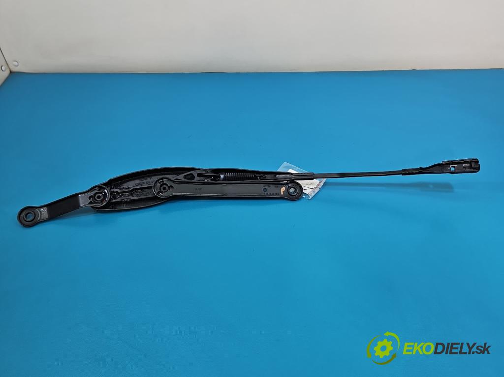 Mercedes E W213 2016-2023 2.0 CDI 194KM: automatic 143 kW 1950 cm3 4- rameno stieračov pravé A2058240116