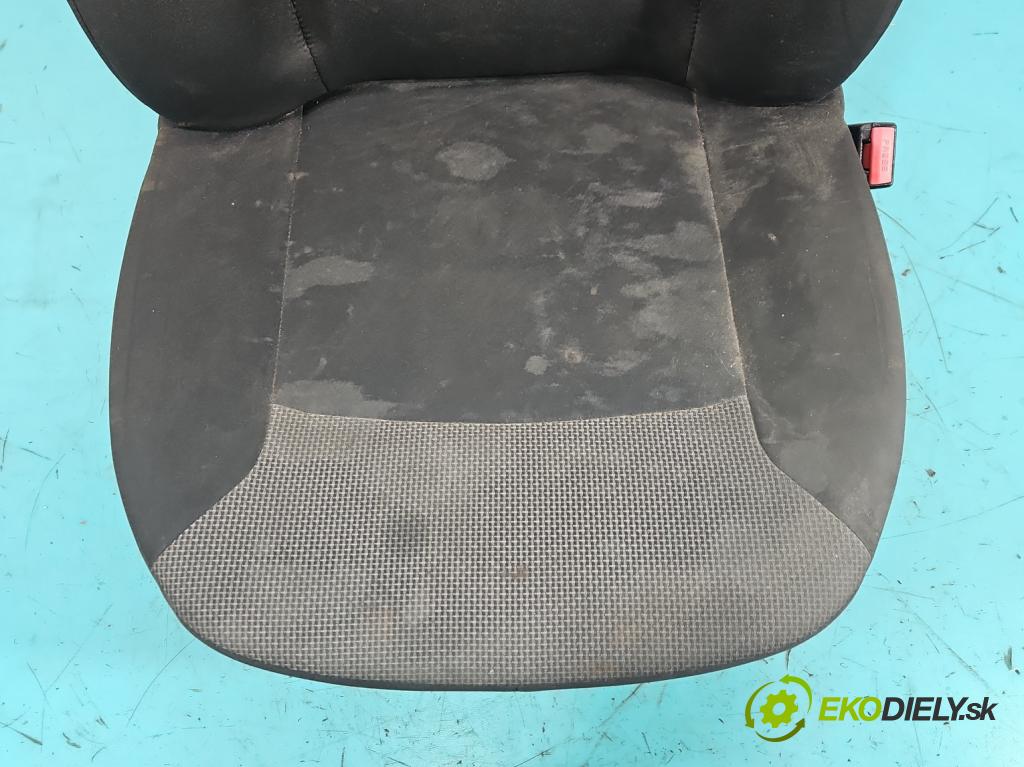Dacia Dokker 2012- 1.6 16V 102 HP manual 75 kW 1598 cm3 5- Sedačka pravý  (Sedadlo)