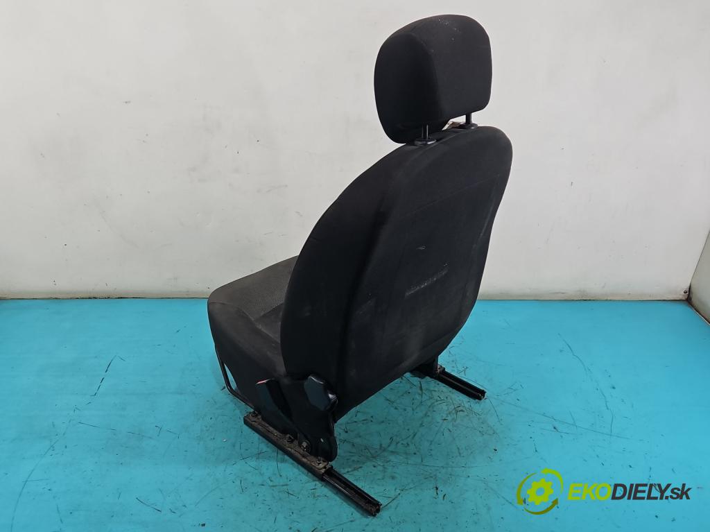 Dacia Dokker 2012- 1.6 16V 102 HP manual 75 kW 1598 cm3 5- Sedačka pravý  (Sedadlo)